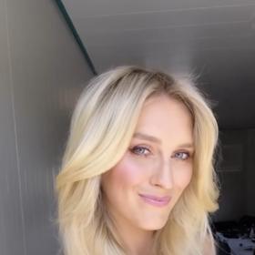 Moderátorka Zorka Hejdová si oblíbila revolučního přístroj v péči o vlasy. 