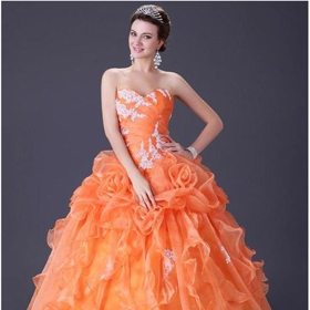 Oranžové plesové šaty s bílou výšivkou. Modnisaty, 2 619 Kč