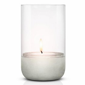 Svícen CALMA má harmonický tvar bez hran a rohů, přesně dle zásad tradičního čínského učení Feng Sui. Blomus, 608 Kč