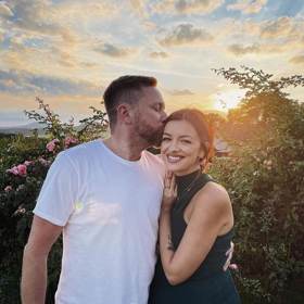 Otcem Tadeáše je Tomáš Hřebík, radní pro územní rozvoj v městské části Praha 8.