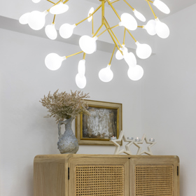 Nábytek designérka hledala po bazarech, ale kupovala i nové kousky, které kombinuje s těmi starými.