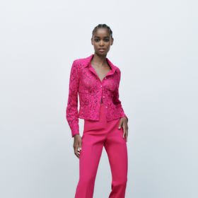 Přiléhavá krajková košile Zara, 499 Kč