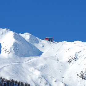 Posilnit jsem se vyjela na horní stanici lanovky do restaurace Adler Lounge.