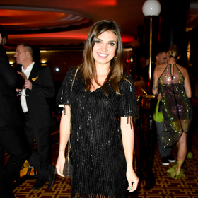 Princezna z pohádky Řachanda Denisa Pfauserová vsadila na blýskavé černé koktejlky.