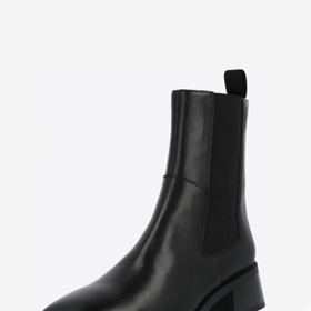 Kotníkové boty s hranatou špičkou. Vagabond, 2 624 Kč