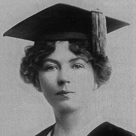Emmeline Pankhurst měla pět dcer, přičemž tři šly v jejích šlépějích. Nejaktivnější byla Christabel.