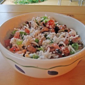 Hoppin' John je hlavní novoroční tradice na jihu Ameriky. Jde o pokrm z fazolí, rýže a vepřového masa. Prý přinese štěstí v novém roce a s největší pravděpodobností jej do Severní Ameriky přinesli otroci.