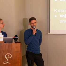 Během tiskové konference se probírala také problematika prodejních automatů v blízkosti škol.