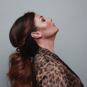 Ve výsledku je světlejší barvou vlasů nadšená.