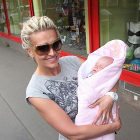 Dara Rolins si počkala na mateřství do 36 let.