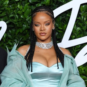 Rihanna a její zapletené copánky, které si nechala v průběhu let udělat již mnohokrát.