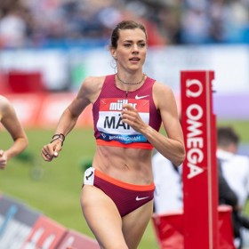 Sama s bolestivými příznaky bojovala i prostřednictvím hormonální antikoncepce, ale po osmi měsících ji brát přestala, protože měla až moc velký vliv na její psychickou pohodu a dravost v závodech. 