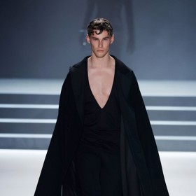 Kolekci značky Dolce&Gabbana vévodila černá barva. 