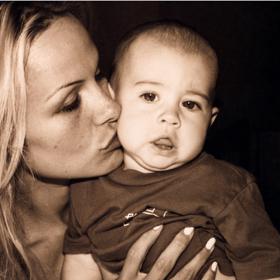 Fanoušci herečky Pamely Anderson uvidí i několik dosud nezveřejněných fotek.