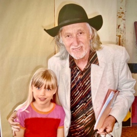 Gabriella se jako malá holčička účastnila mnoha pěveckých i hereckých soutěží. Oblíbil si ji například režisér Juraj Jakubisko.