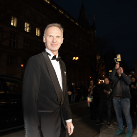 Premiéru si nenechali ujít ani někteří ze zlatých hochů z Nagana. Například brankář olympijských vítězů Dominik Hašek, který si ve filmu střihl jednu z malých rolí.