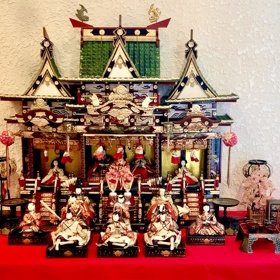 Svátek Hinamacuri, respektive Den dívek či Svátek panenek, se v Japonsku slaví vždy 3. března.