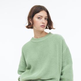 Svetr z žebrovaného úpletu. H&M, 699 Kč