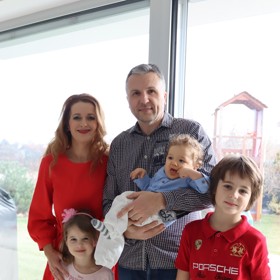 Markéta Muzikářová s manželem, dcerou Victorií a syny Maxíkem a Nicolasem.