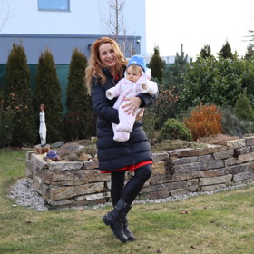 Houslistka Markéta Muzikářová bydlí s rodinou v domku za Prahou.