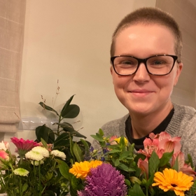 Hančin první den doma po návratu z nemocnice. Na její tváři je znát, jak moc se jí ulevilo, že už nádor nemá v těle a chybí i živná půda pro růst dalšího eventuálního novotvaru.