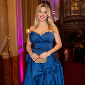 Moderátorka Eva Perkausová se na letošním Česko-Slovenském plese objevila ve špercích za téměř tři miliony korun.