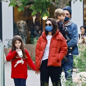 Vychovávají spolu dceru Wyatt a syna Dimitriho. Kromě dětí a svazku manželského je pojí také evropské kořeny. Mila je původem Ukrajinka, Ashtonovi koluje v žilách i česká krev, kterou zdědil po otci Larrym.