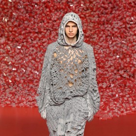 Modely Glenna Martense jdou z dobou a někdy jsou i z recyklovaných materiálů. 