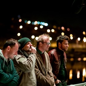 Prvok, Šampón, Tečka a Karel: Čtyři kamarádi ve středním věku zjistí, že jejich životy jsou jiné, než si kdysi dávno vysnili.