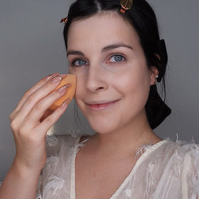 Líčení na rande si žádá sjednocenou pleť.