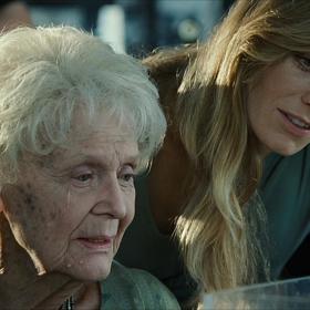 Suzy Amis si v Titaniku (1997) zahrála Lizzy, vnučku Rose, která prožila velkou romanci na lodi odsouzené k zániku.