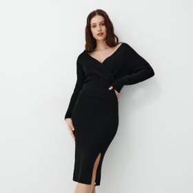 Přiléhavá sukně s rozparkem. Mohito, 549 Kč