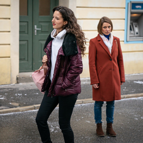 A užívá si to natolik, že to Báře dává najevo při každé příležitosti.