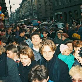 Pro některé lidi to byla symbolická tečka za soudruhy.