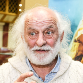 Osobností Slavy Polunina je inspirována také hra Slávy dcery, ve které účinkuje Vanda Hybnerová.