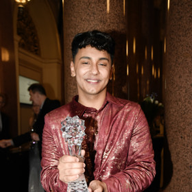 BANGER. byl Marsellův první film a v hraní hodlá pokračovat. Ještě před slavnostním večerem dostal z TV Prima nabídku na účinkování v seriálu Banáni.