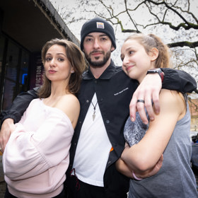 V novém seriálu se objeví také herec Přemysl Pálek s manželkou Charlotte Doubravovou a dcerou Sofií.