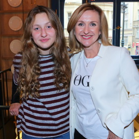 V roce 2018 doprovodila Ema svoji mámu na křest knihy Jana Mühlfeita Odemykání dětského potenciálu.