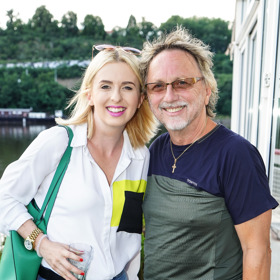 Dalibor Janda a jeho dcera Jiřina mají kynofobii, tedy strach ze psů.