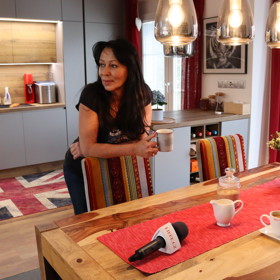 Zpěvačka pozvala Lifee.cz k sobě na kávu.