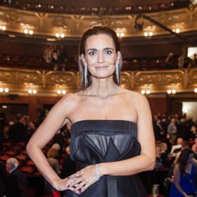 Ceny Thálie 2022 ozdobila svou profesionalitou i perfektním outfitem moderátorka Daniela Písařovicová. Náušnice za miliony korun pak byly jen pověstnou třešničkou na dortu.