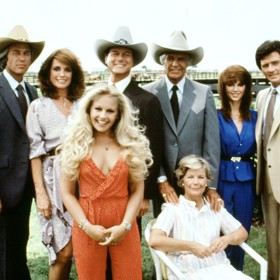Dallas patří k největším seriálovým hitům historie. Pamatujete ještě na osudy rodiny Ewingových?
