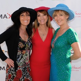 S ním měla vedle Jane ještě dcery Sally (vlevo) a Anne (vpravo). Na obě sestry nedá herečka dopustit. Poté, co prodělala anafylaktický šok a museli ji resuscitovat, se sestry neváhaly o Jane postarat. A to vzdor faktu, že měly svých starostí dost a Sally tím ohrozila i svou kariéru u aerolinek.