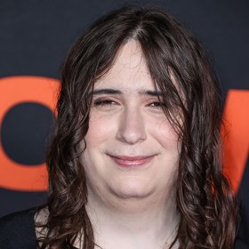 Ruby se před třemi lety mamince prostřednictvím SMS svěřila, že se cítí jako žena a přestala se stylizovat do mužské role. Živí se jako editorka počítačových her.