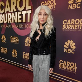 Cher vypadala na premiéře Carol Burnett: 90 Years of Laughter + Love velice křehce. Široké kalhoty na zpěvačce doslova visely, čímž působila ještě hubeněji než obvykle.