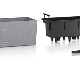 Detailní pohled do útrob samozavlažovacího truhlíku z nabídky Bauhaus. Cena: 799 Kč