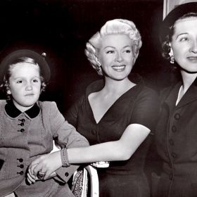 Jakožto sex symbol Hollywoodu si Lana Turner nemohla dovolit mít rozcuchané vlasy nebo rozmazanou rtěnku.