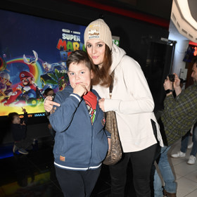 Ornella Koktová s nejstarším synem Quentinem.