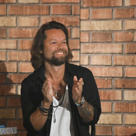 Zpěvák Richard Krajčo bude letos soutěžit v televizní show StarDance.