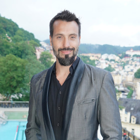 Zpěvák Václav Noid Bárta zase řešil problém s nezdvořilými fanoušky, kteří za ním chodí a podivují se, že není vyšší.